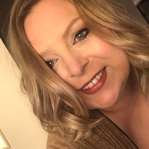 Meet your Posher, Pam